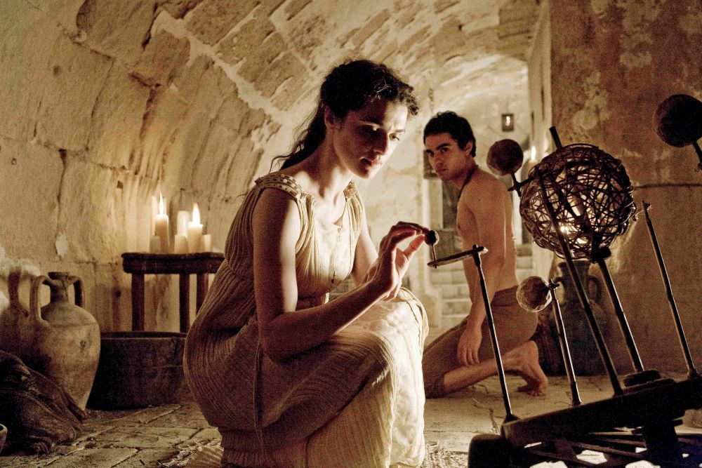 Rachel Weisz jako Hypatiaw filmie "Agora" (2009)